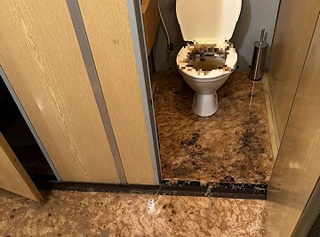 Havárie toalety a únik splašků: rizika a řešení