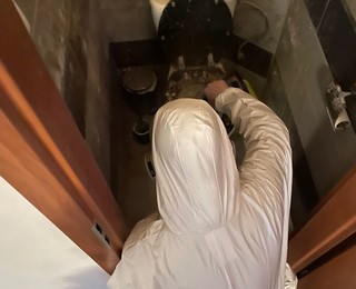 Sanace vyteklého záchodu - Praha